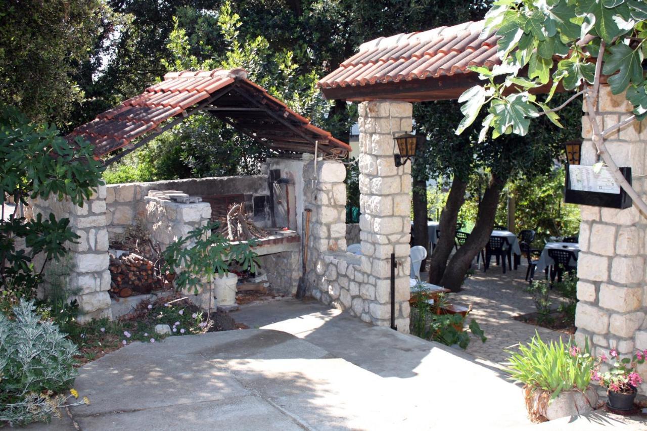 Apartments By The Sea Suha Punta, Rab - 5050 Kampor ภายนอก รูปภาพ