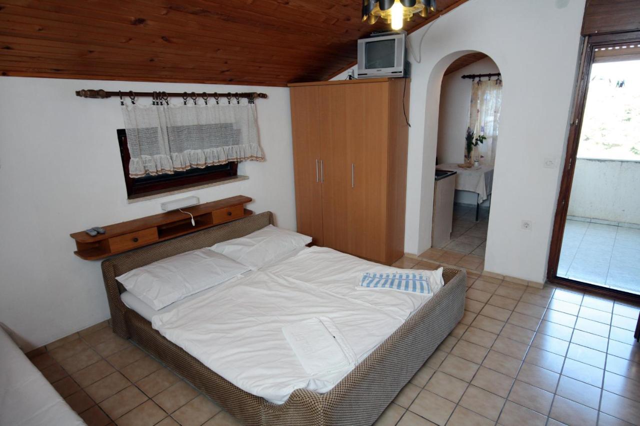 Apartments By The Sea Suha Punta, Rab - 5050 Kampor ภายนอก รูปภาพ
